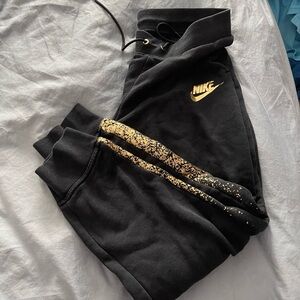 Nike Women’s Gold Detail Sweatpants